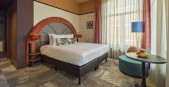 JAN LUYKEN HOTEL AMSTERDAM_DELUXE_ROOM_001_HR (1).jpg JAN LUYKEN HOTEL AMSTERDAM_DELUXE_ROOM_001_HR (1).jpg