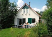 Bungalow buiten.jpg Bungalow buiten.jpg